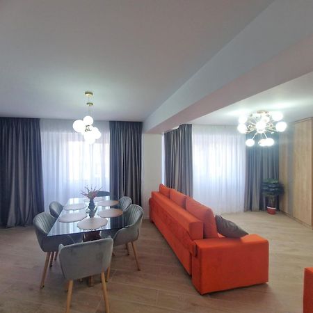 Ultracentral Luxury Apartament Curtea De Arges Exterior photo