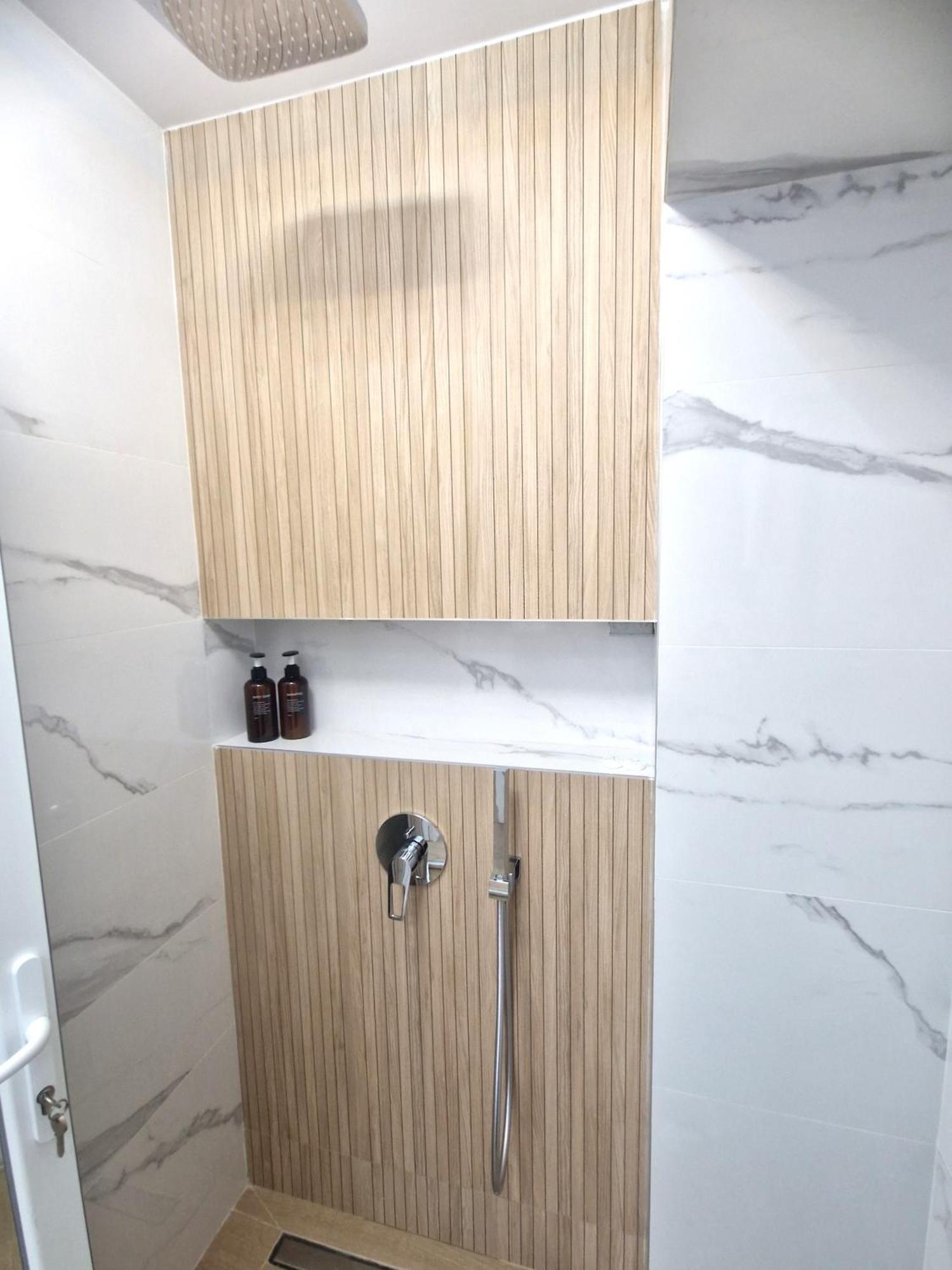 Ultracentral Luxury Apartament Curtea De Arges Exterior photo