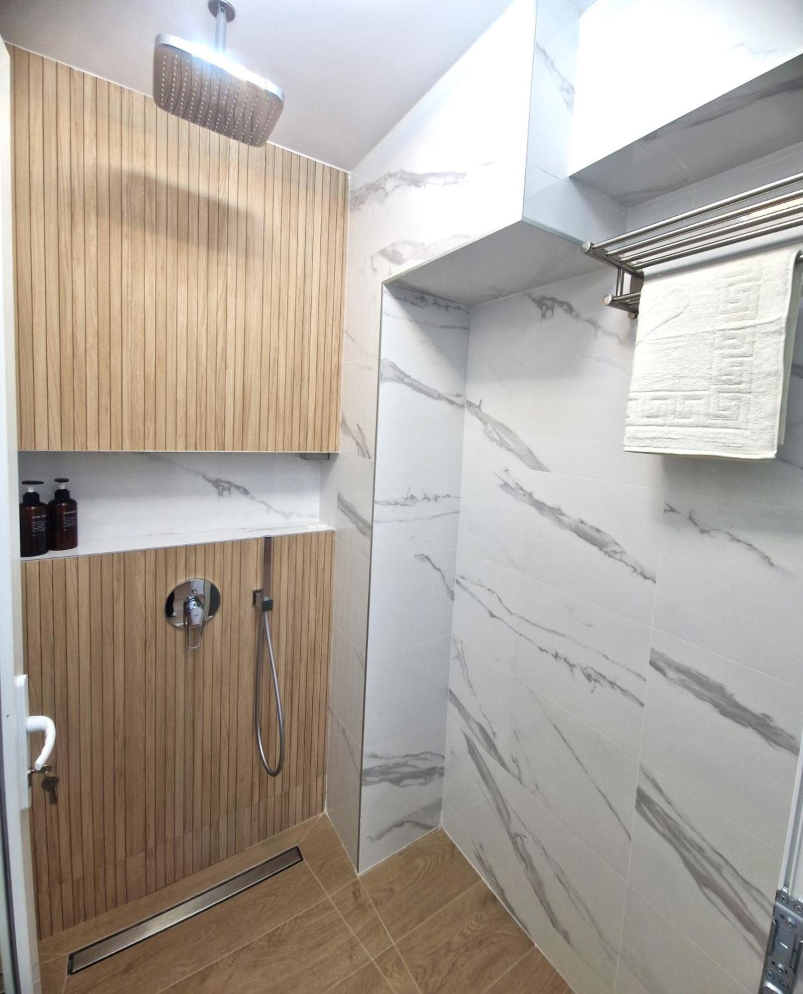 Ultracentral Luxury Apartament Curtea De Arges Exterior photo